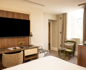 Double room with Guest